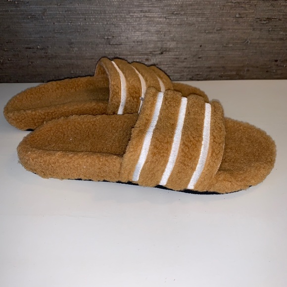 adilette teddy slides